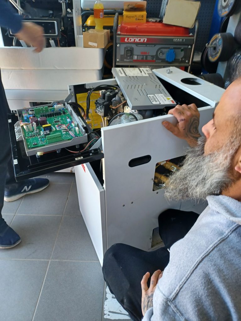 Τεχνική Εκπαίδευση Λεβήτων Πετρελαίου και Λεβήτων Αερίου Συμπύκνωσης Saturn - Navien Μαραθώνας